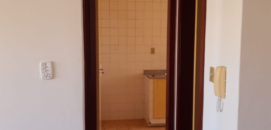 Apartamento no Ed. Petit Village