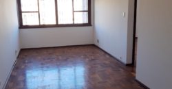 Apartamento no Ed. Petit Village